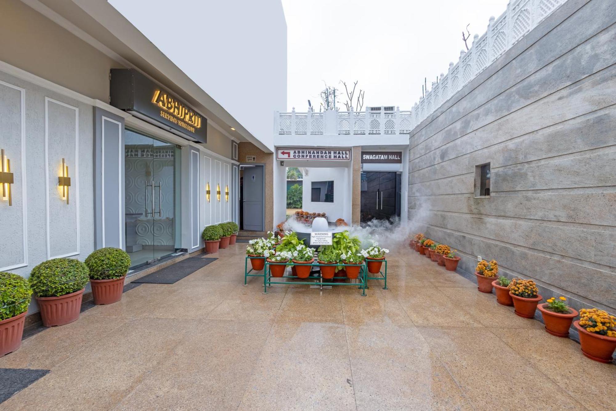 Aapno Ghar Resort & Amusement Park Gurgaon Exterior photo